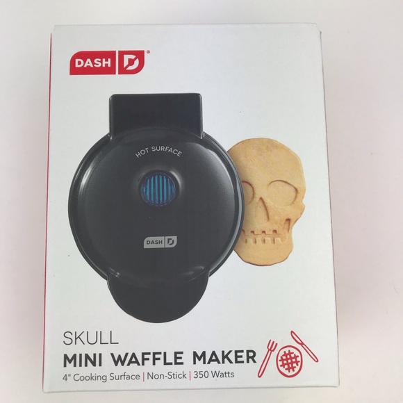 DASH Skull Shape Mini Waffle Maker Black Shimmer Halloween Non-Stick 4" - Picture 1 of 8